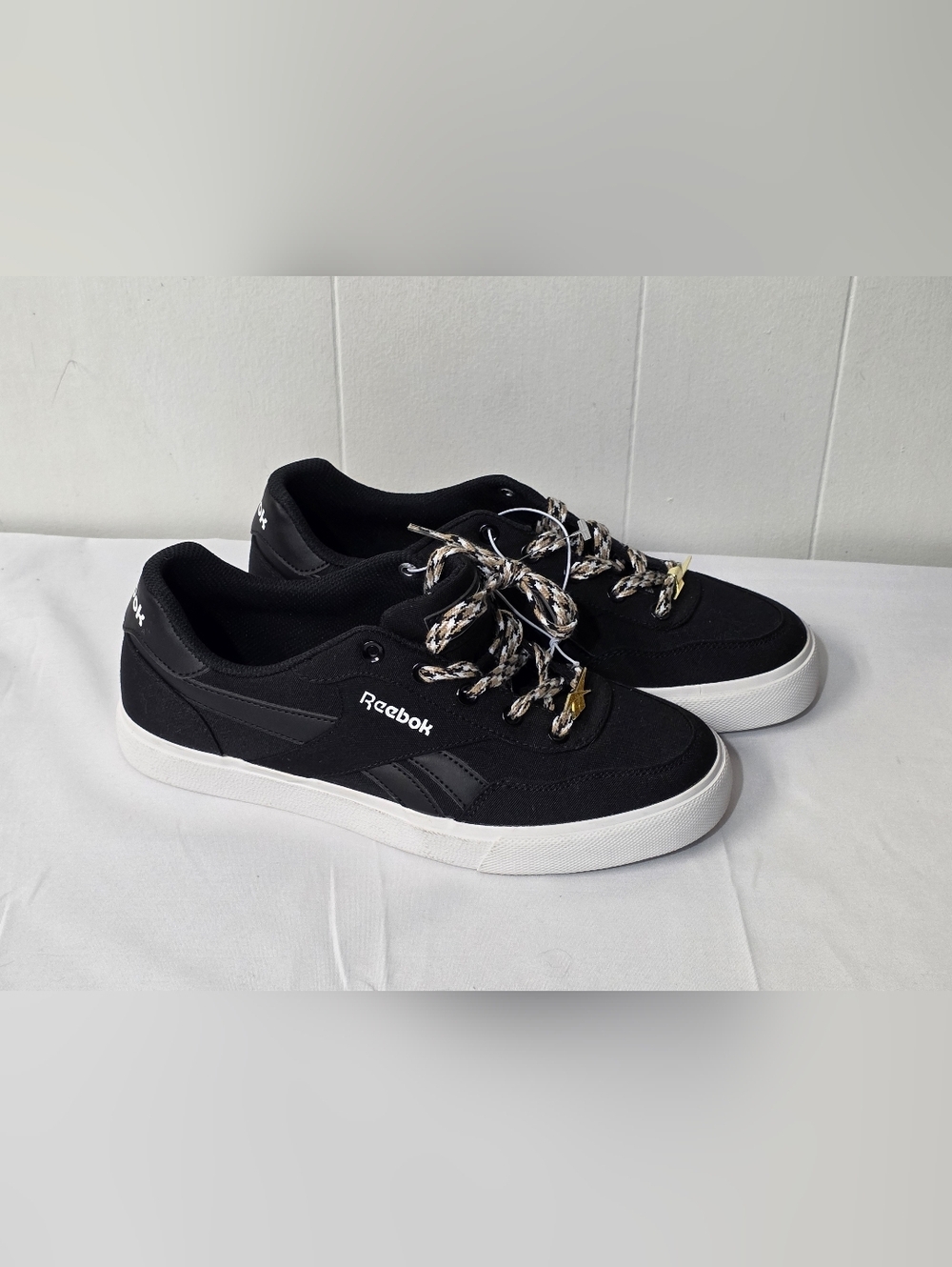 Reebok Classic Low-Top Black Sneakers With Brsided Laces And Goldtone Charm NWOT - Picture 1 of 7